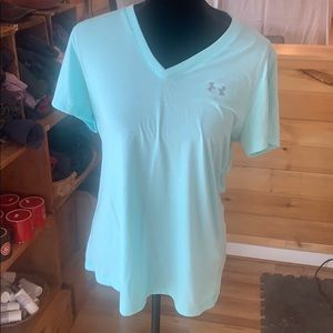 UA v neck